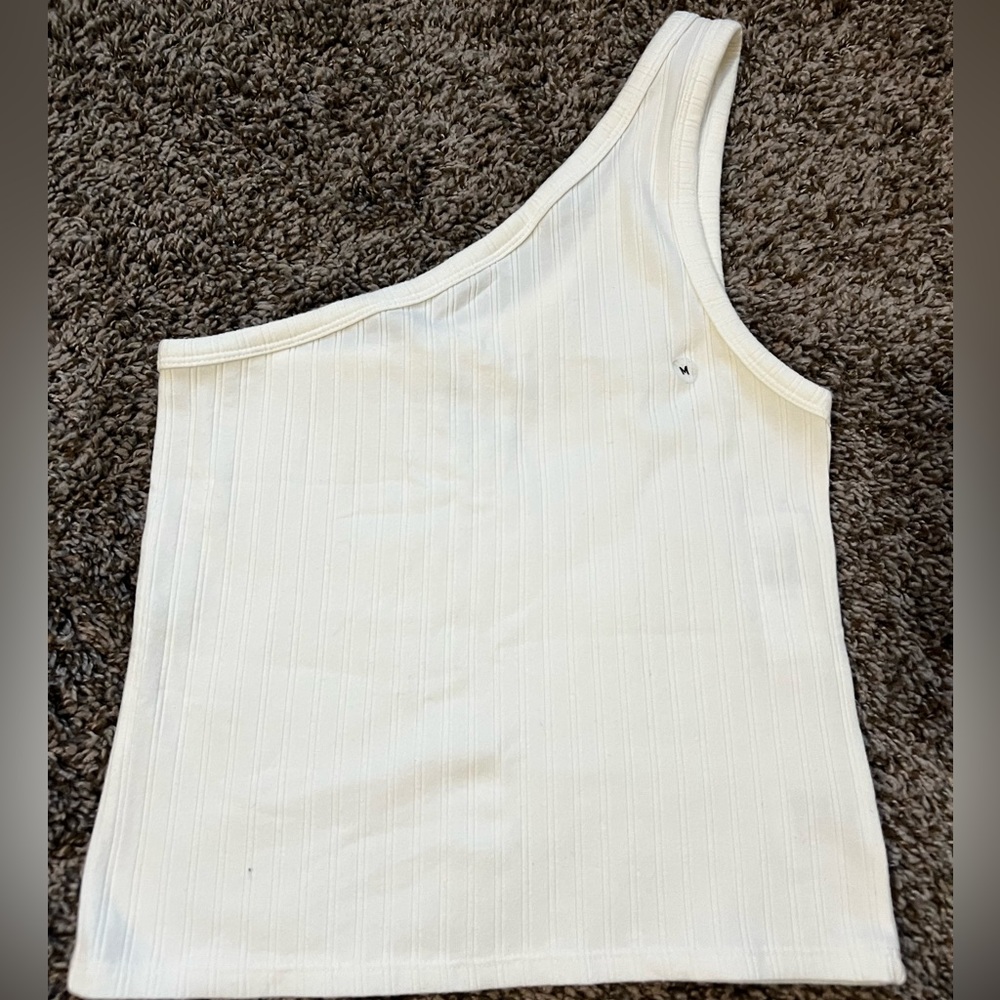 American Eagle. M. New with tags. White one shoulder top.